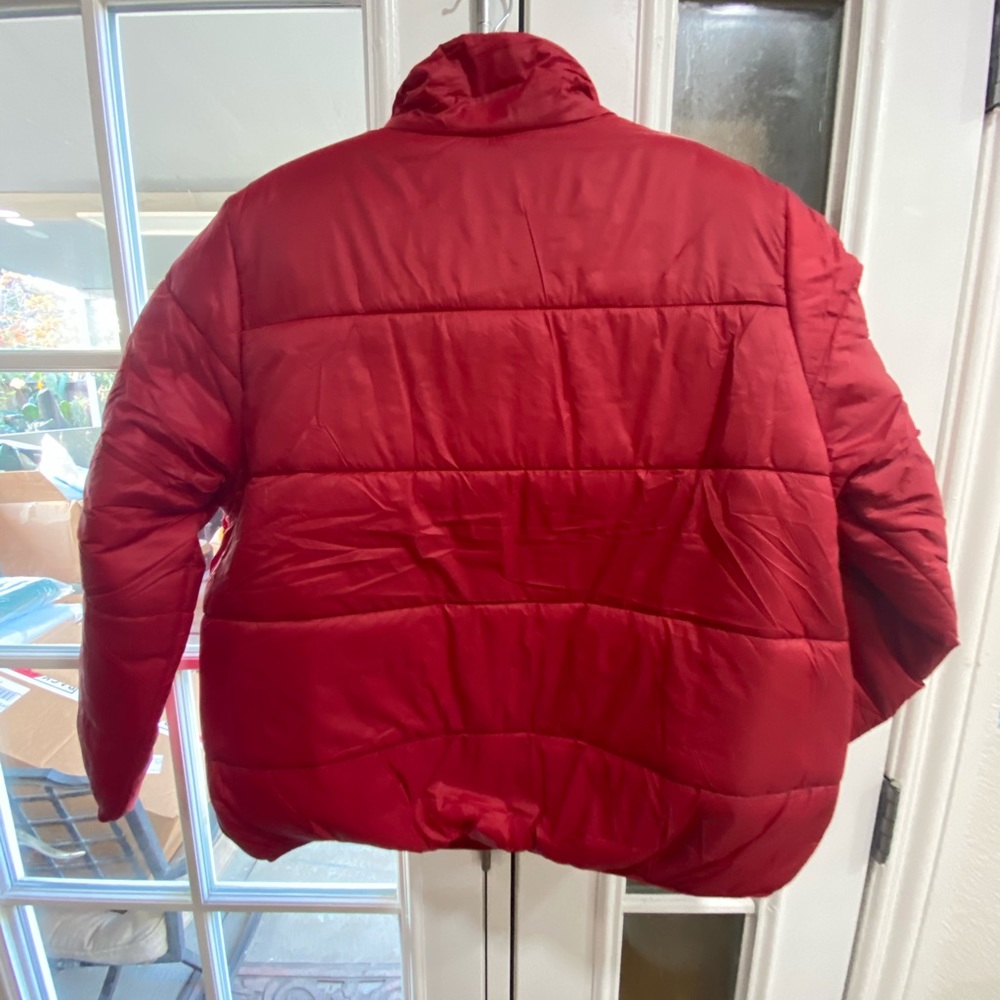 Universal Thread Red Puffer - Picture 4 of 4